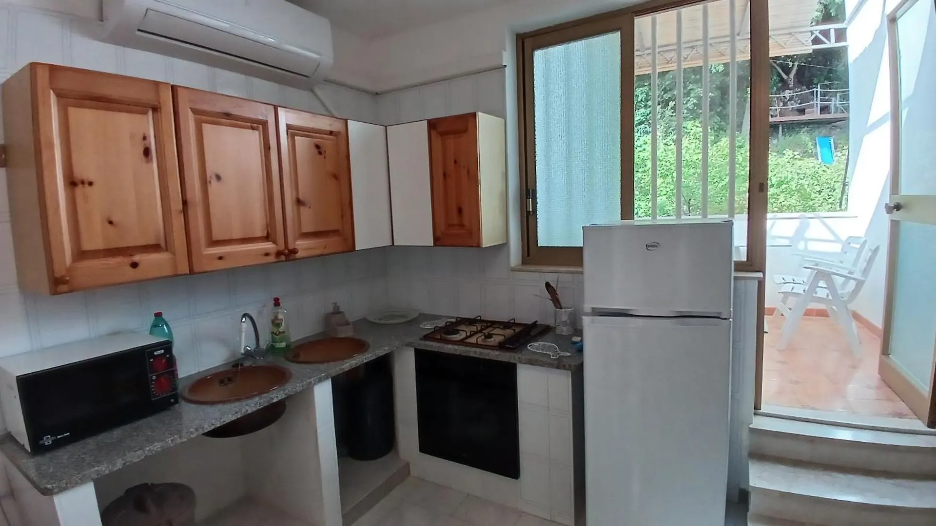 A 2 Passi Dalla Piazza Isola di Ustica Apartmán